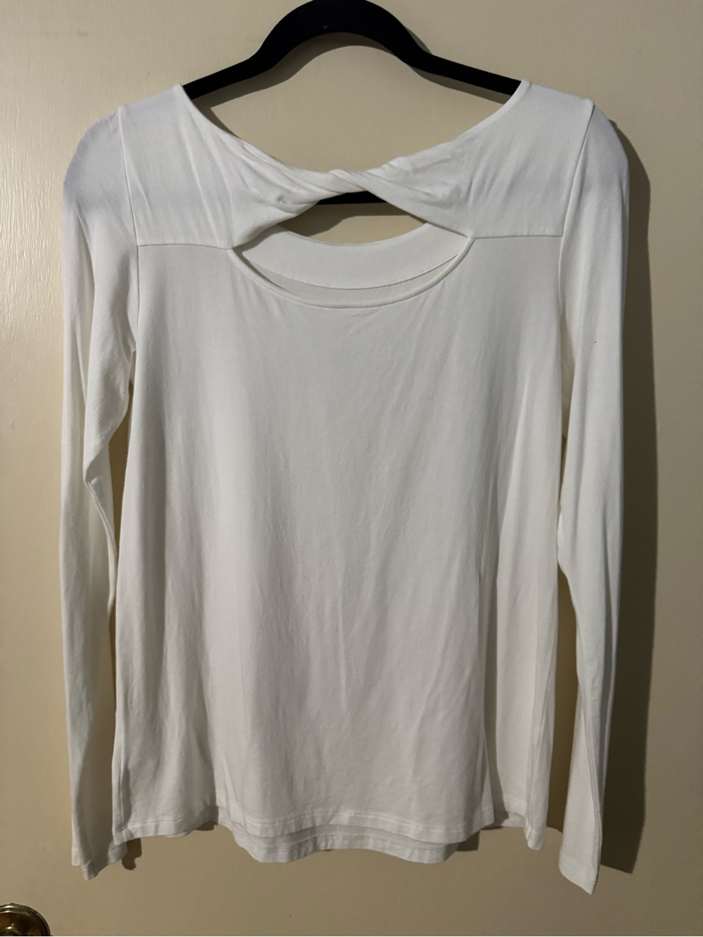 Lilly Pulitzer White Long-Sleeve Scoop Neck Top - Picture 4 of 6